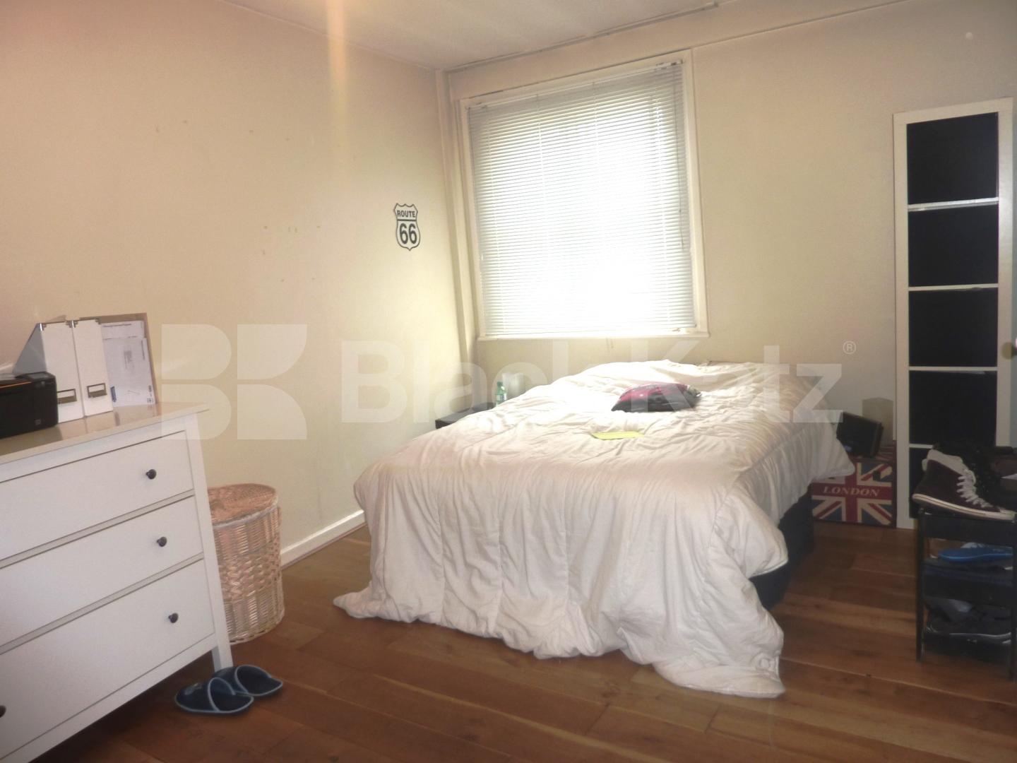 			LOCATION LOCATION LOCATION!!!, 1 Bedroom, 1 bath, 1 reception Flat			 Oxford Street, SOHO